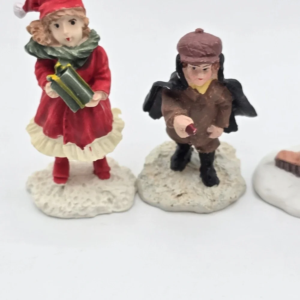 Vtg Christmas Village Figures‎ Lot Ceramic Miniature Victorian People Girl Boy
